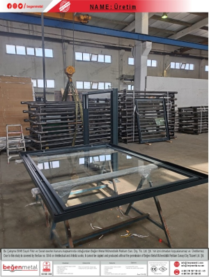 تصنيع لوحات الإعلانات